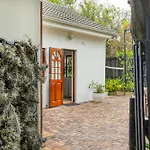 Constantia Oasis Petite